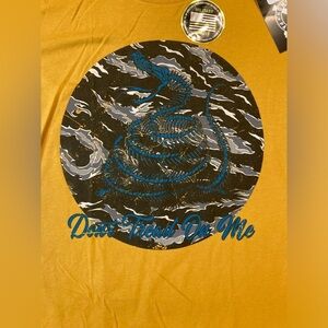 NWT Howitzer Women’s Size Large Yellow “Don’t Tread on Me” Tee